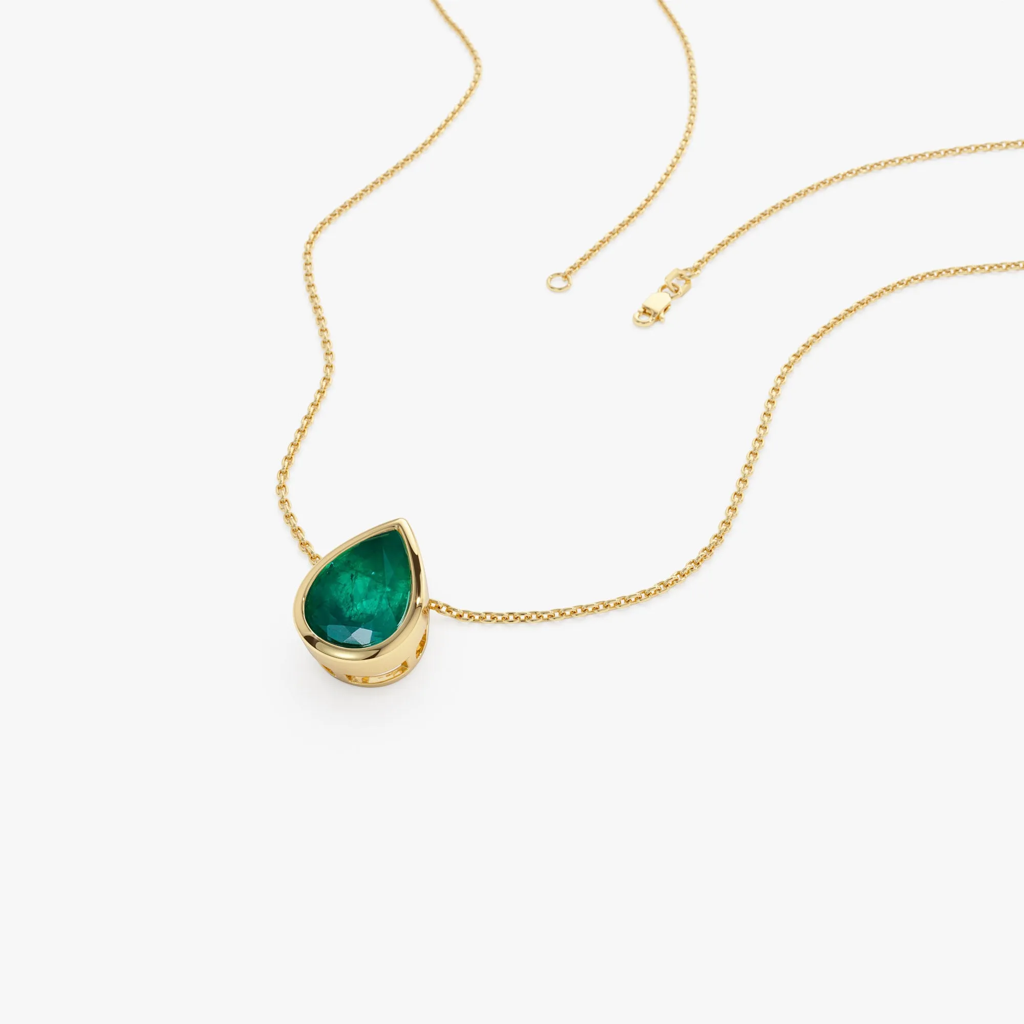 14k 1.50-2.50 ctw Pear Shape Bezel Setting Emerald Necklace