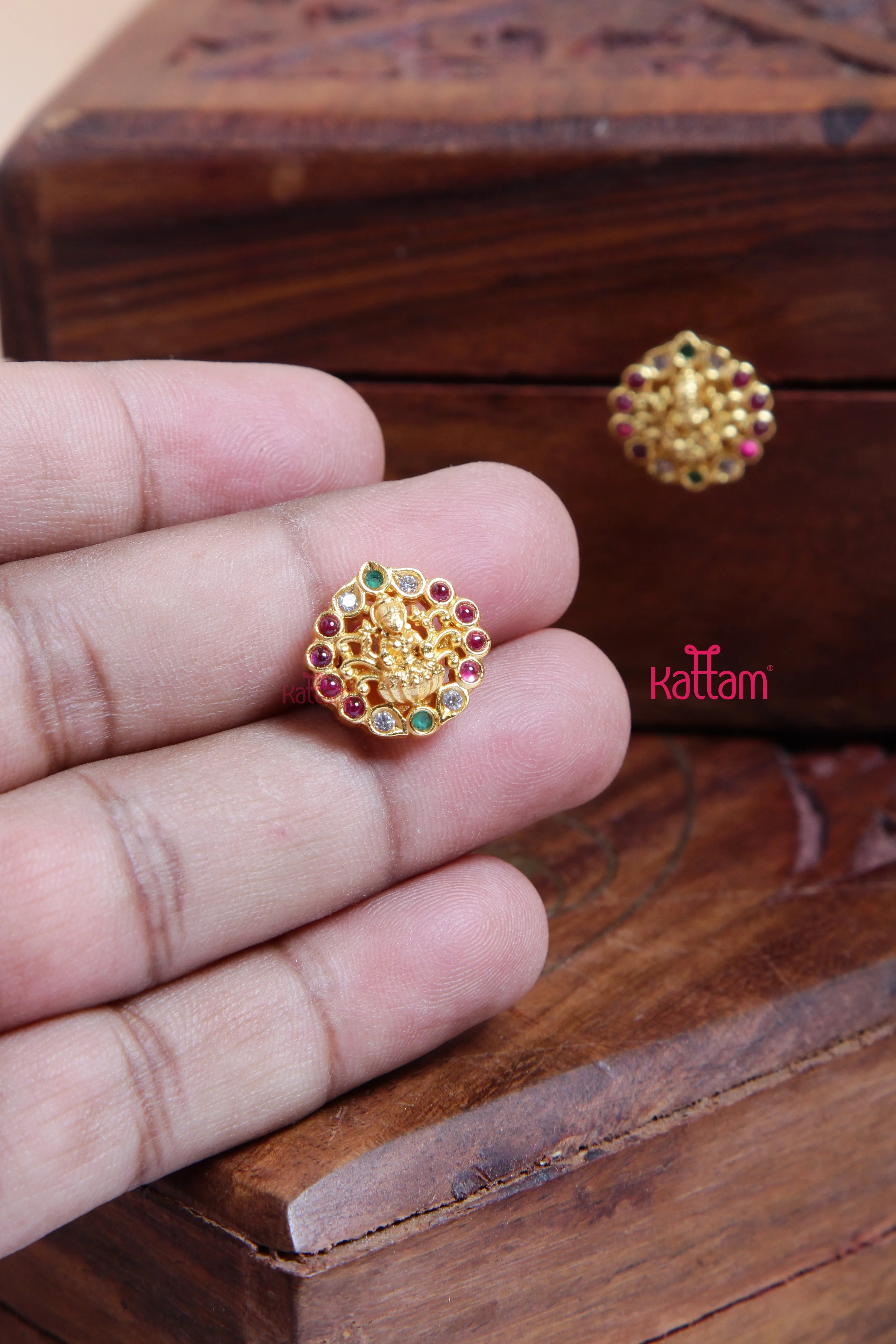 Goldtone Tiny Goddess Stud