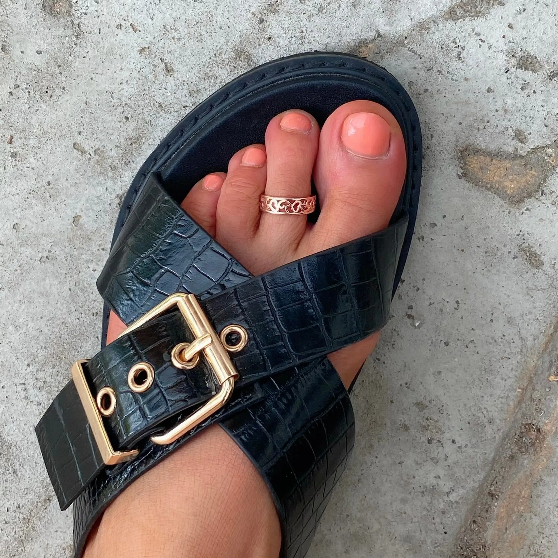 Gypsy Scroll Gold Toe Ring